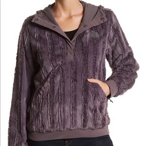 Women’s North Face Hooded Pullover